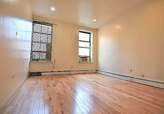 3rd image of 303 W 111th St APT 1A
