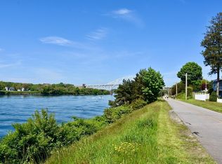 130 Williston Rd, Bourne, MA 02532