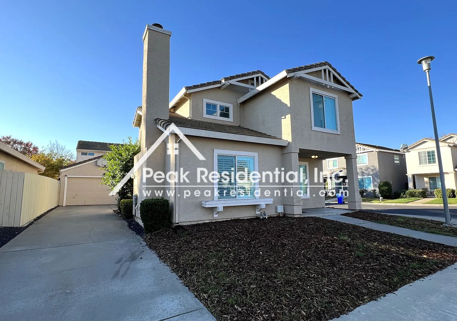 Nice 3bd/2.5ba Elk Grove Home with 2 Car Garage! — Photo 1