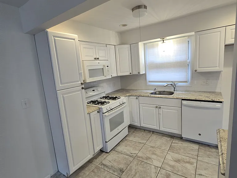 90 Harvey Ave #1 — Photo 18