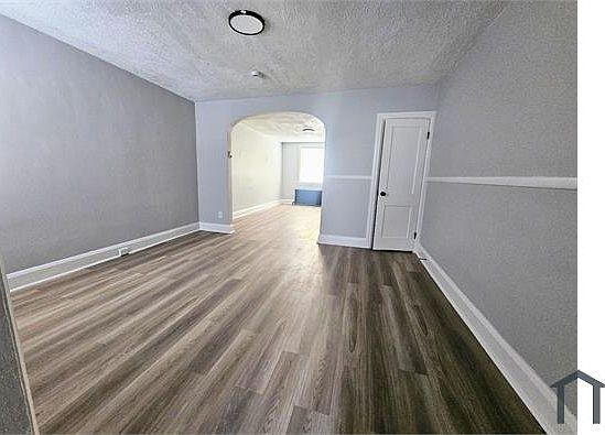 4th image of 4004 Walrad St #Sfh
