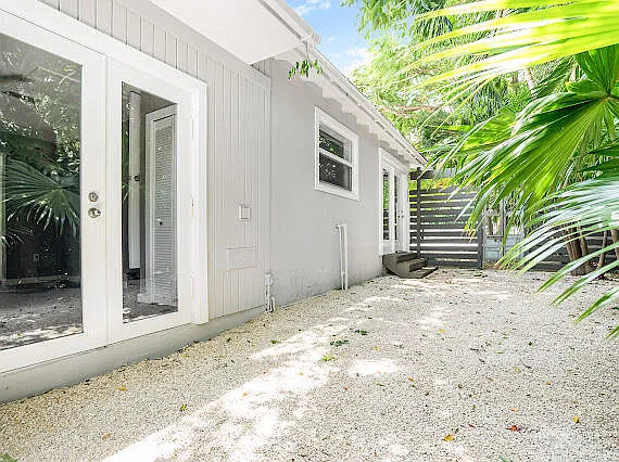 88100 Overseas Hwy #1 — Photo 6
