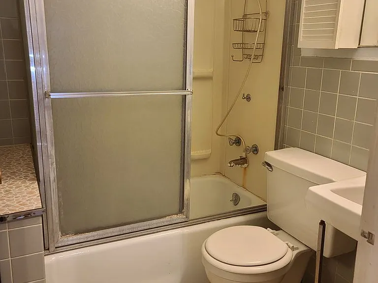 503 W Green St. Urbana, IL — Photo 1