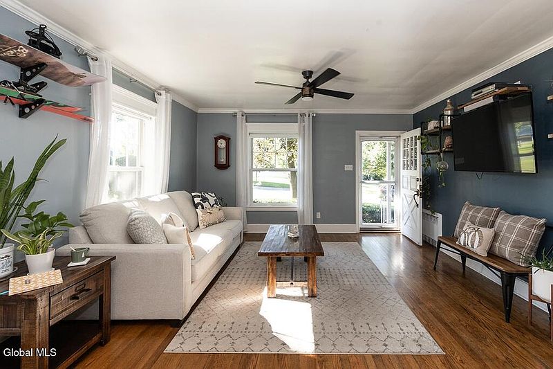 4th image of 1569 Grand Boulevard