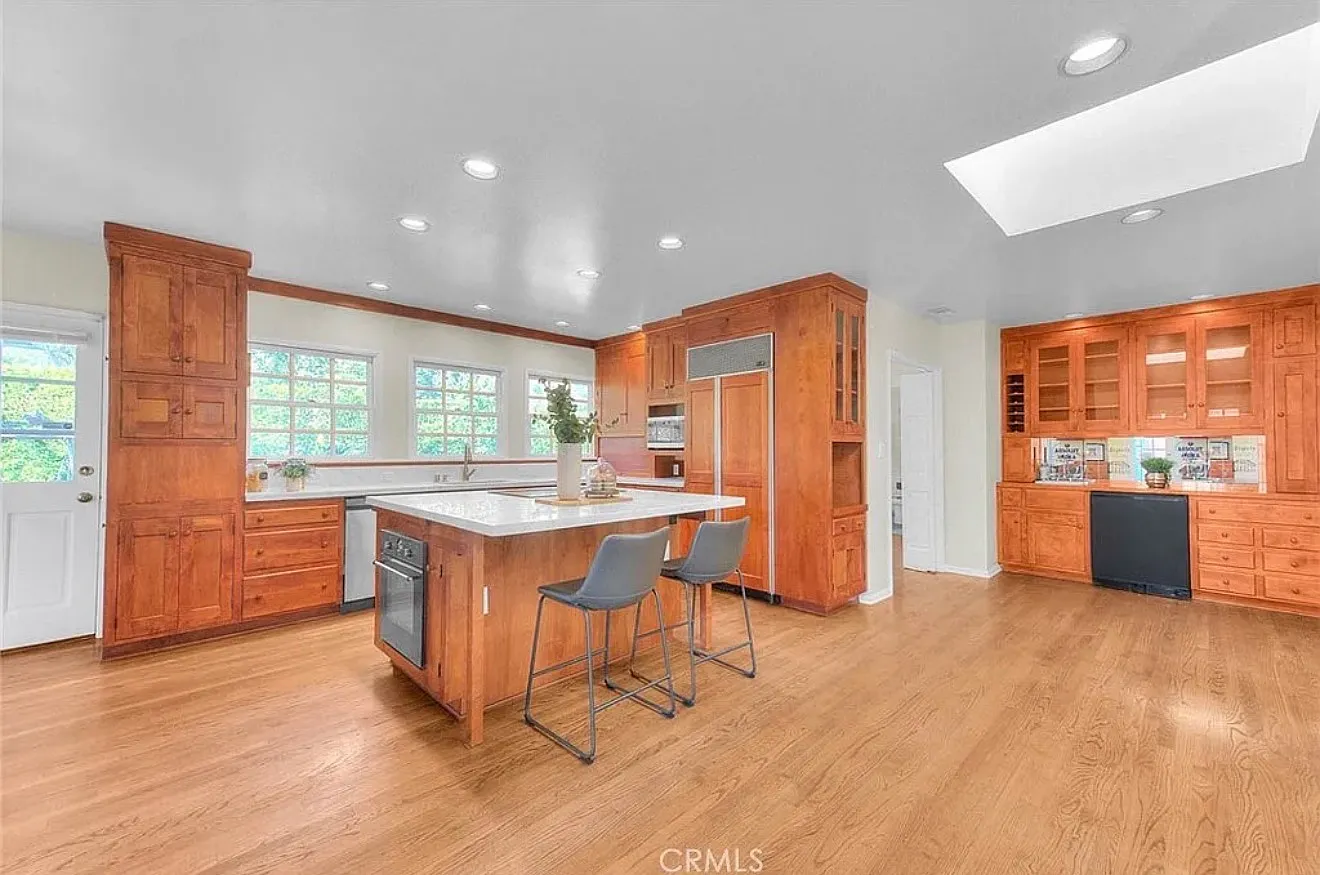 537 Jamestown Road - 1 — Photo 3