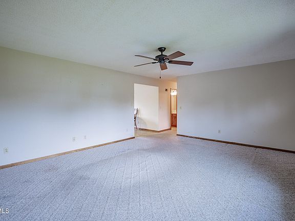 5th image of 706 9th St