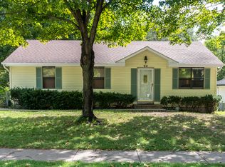 34 Brooks Ct, Liberty, MO 64068