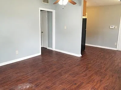 18 Rollins Ave — Photo 4