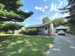 216 E Oak St, Lake In The Hills, IL 60156