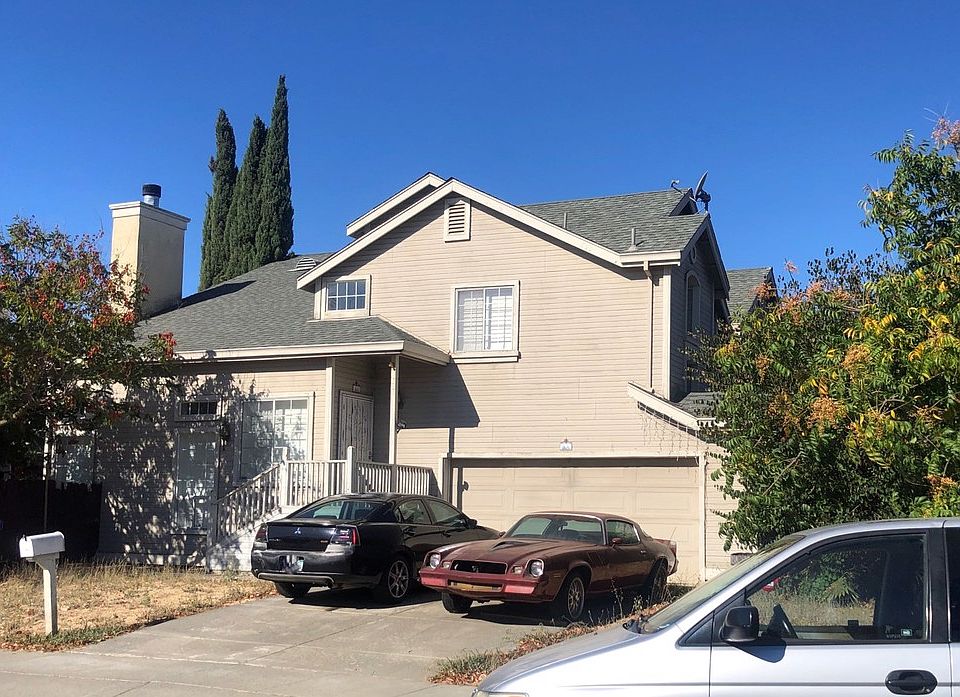 2nd image of 267 Tamarisk Cir
