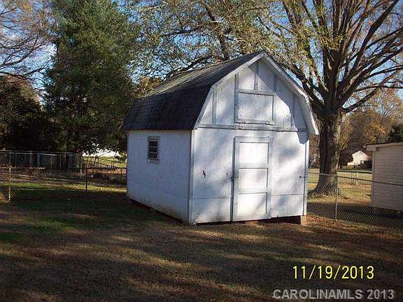 2nd image of 2102 E Broad St