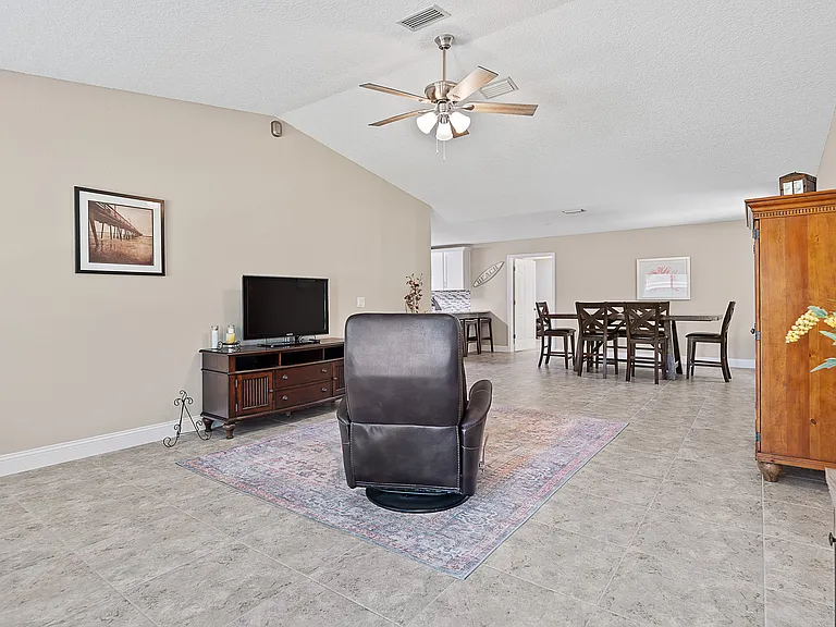 32 Pine Crest Ln — Photo 6