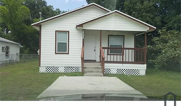 4405 College Dr