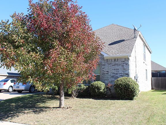 3rd image of 1636 Nashwood Dr