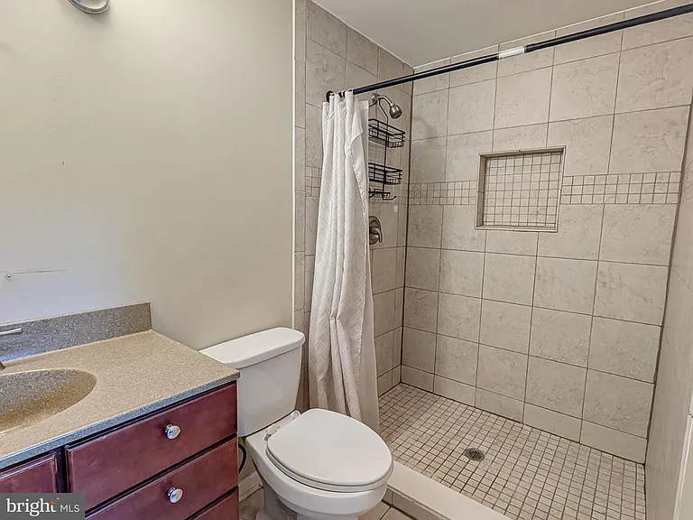 5115 Irving St #2 — Photo 21
