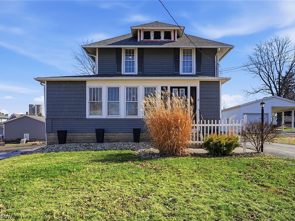 1st image of 209 Pleasant St