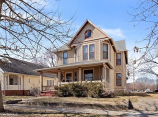 1215 4th St, Perry, IA 50220