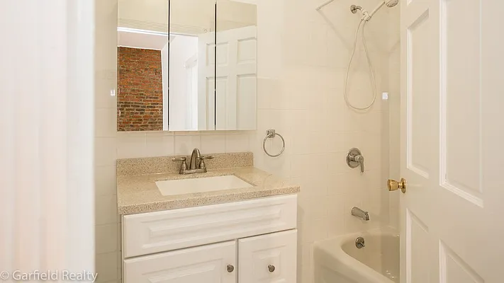 Rented by Garfield Realty  | media 29