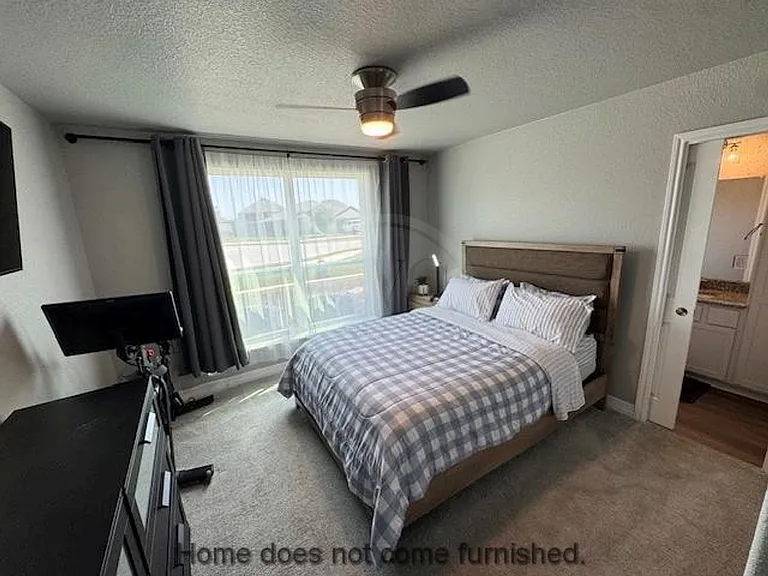 907 Holliday Dr — Photo 24