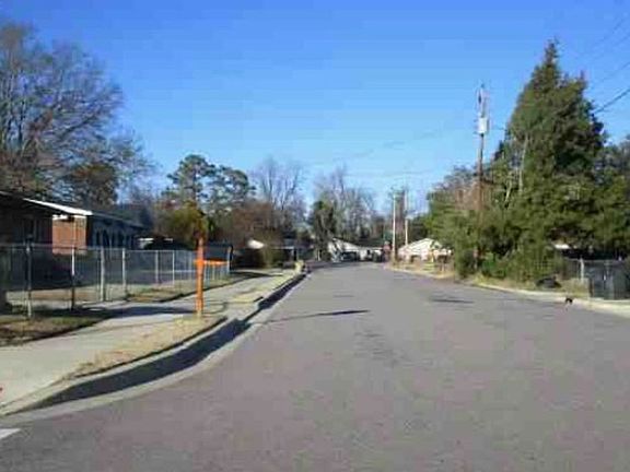 Exterior Neighborhood (street photo)