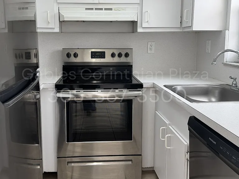 22 Salamanca Ave — Photo 16