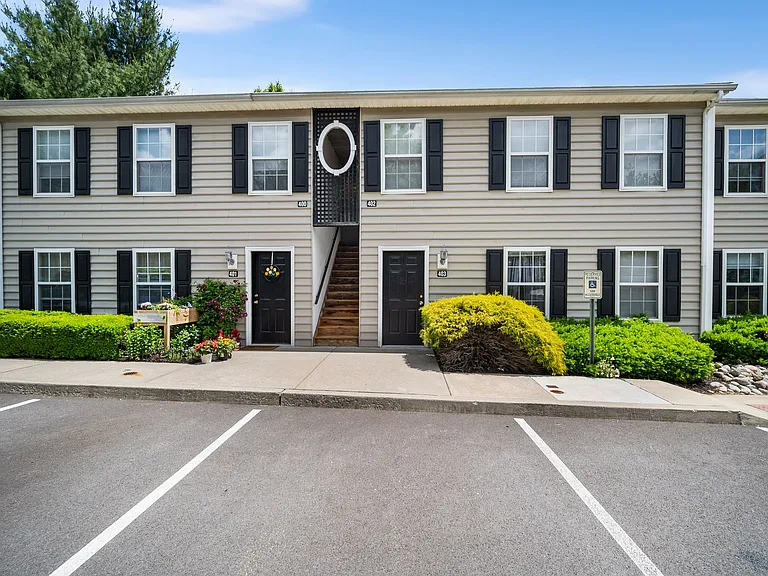 The Fairways Apartments and Townhomes — Photo 38