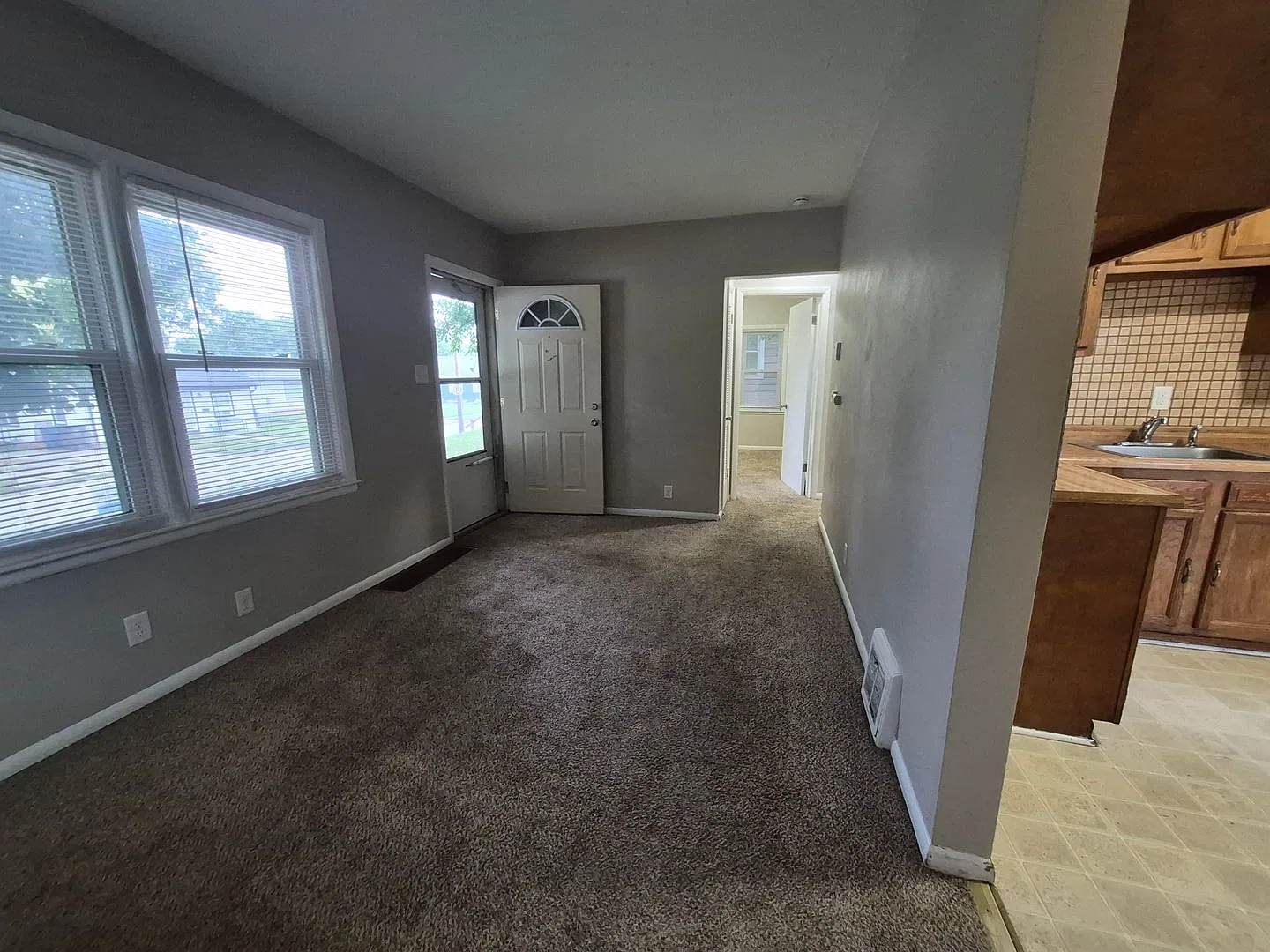 2 bedroom home with 2+ car garage and partially fenced, beautiful yard! — Photo 4