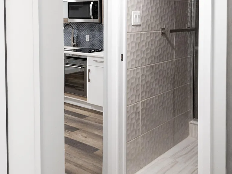 534 Lisgar St #7 — Photo 7