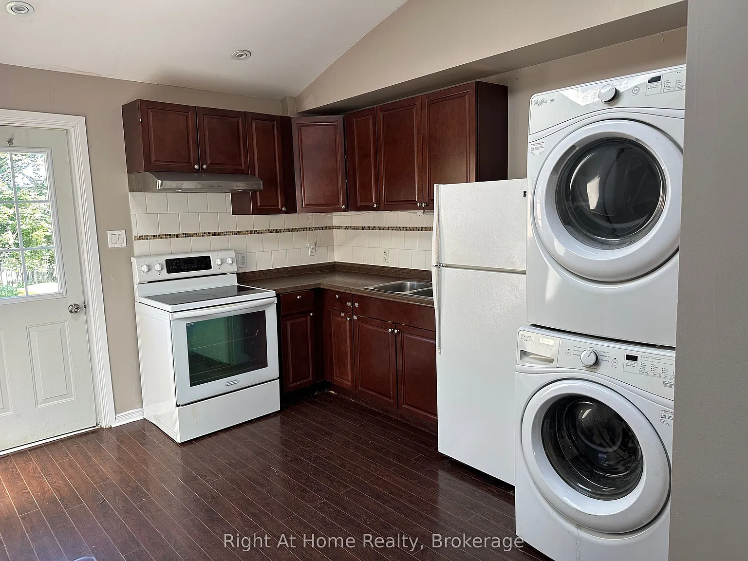2 bed, $1,800 — Photo 2