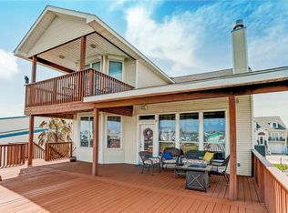 238 Tamana Dr, Tiki Island, TX 77554