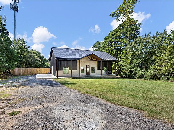 3rd image of 401 Mountain View Ct