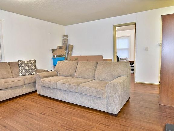 3rd image of 2281 Kenwood Dr SW