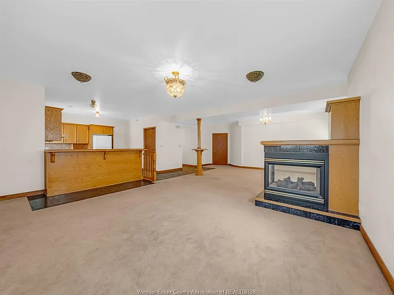 5945 Lasalle St #LOWER — Photo 14