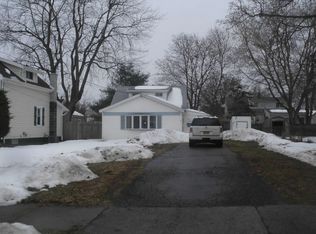 311 Crossfield Rd, Rochester, NY 14609