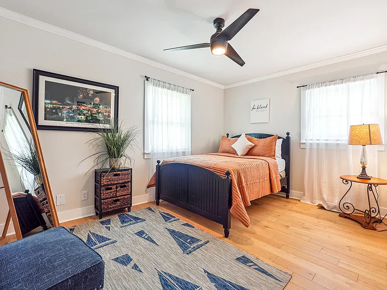 2450 Hillcrest Dr — Photo 12