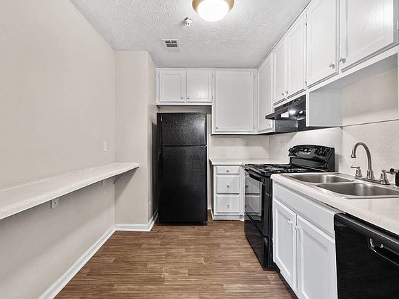 3rd image of 10144 Henderson Dr #174