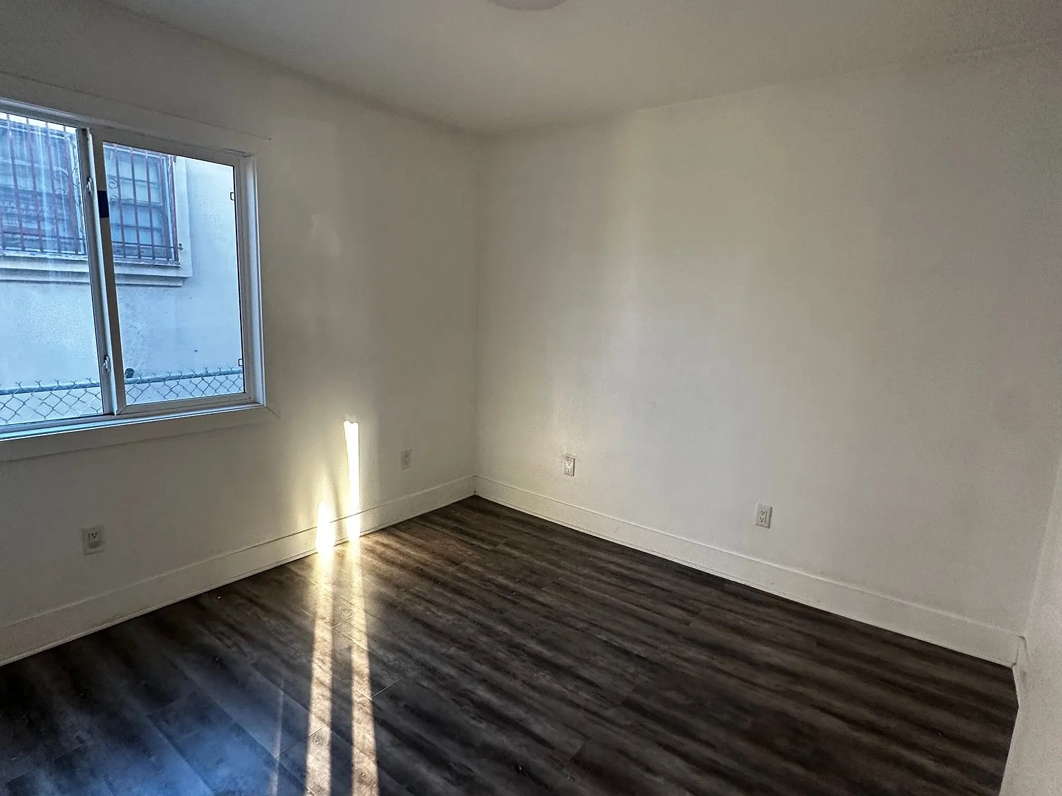Spacious 4-Bedroom Home Near Cal State LA and Downtown Los Angeles — Photo 3