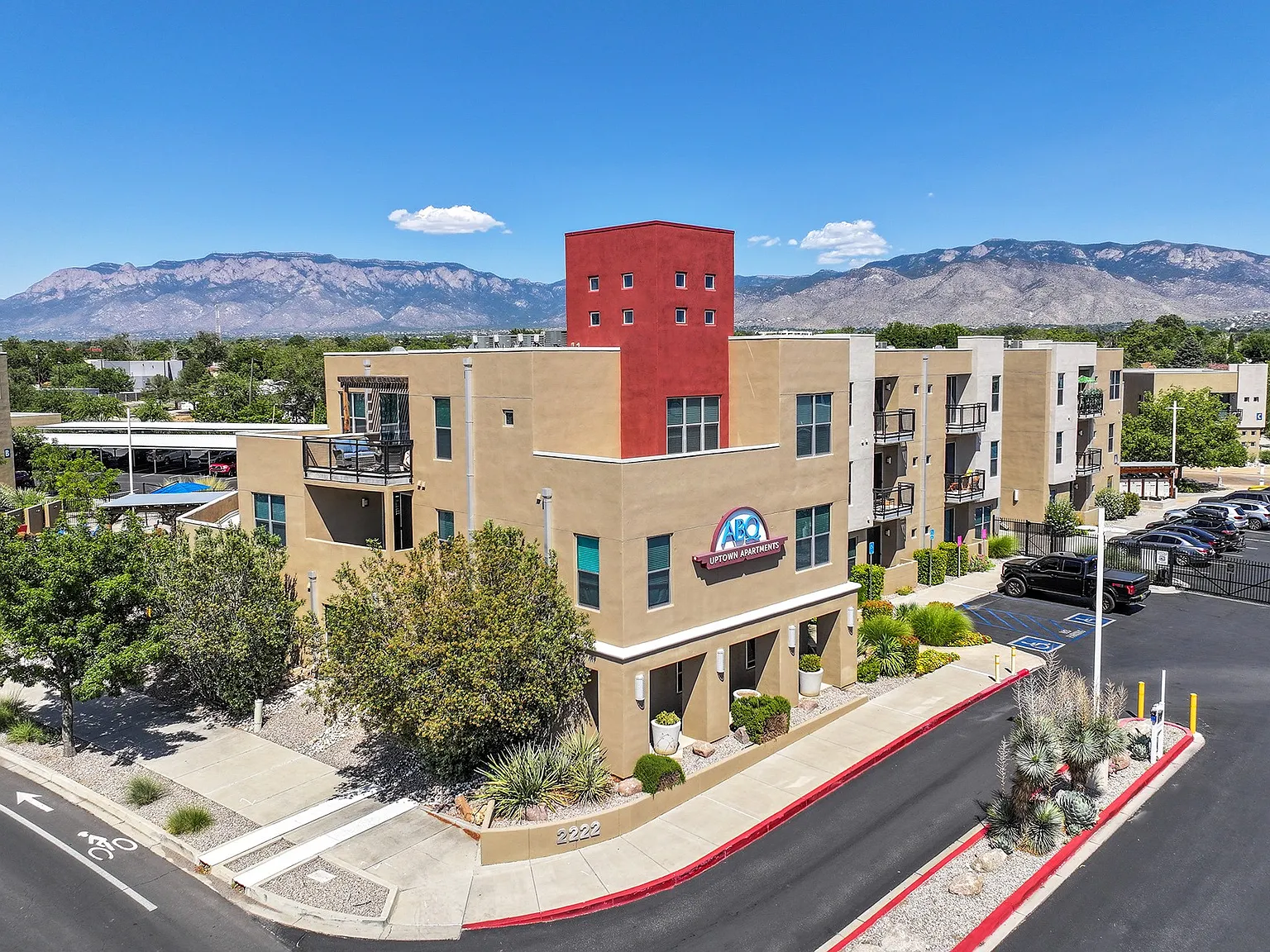 ABQ Uptown Apartments — Photo 1