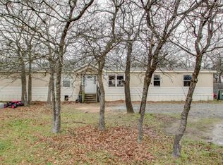 223 Briar Oaks Ln, Azle, TX 76020