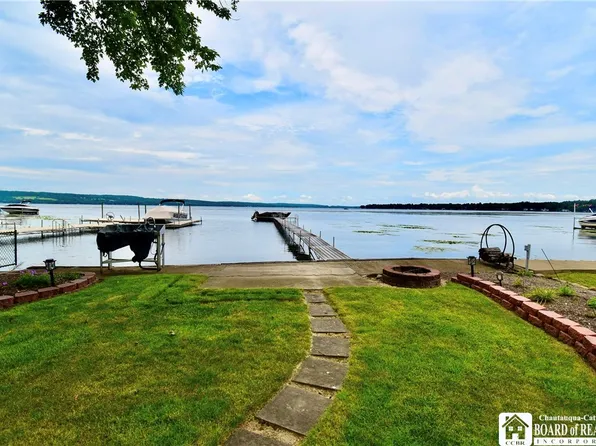 2420 Lakeside Dr, Ashville, NY 14710