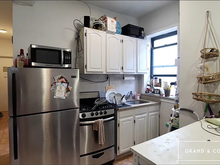 14 Maujer St #10 — Photo 2