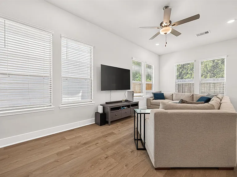 4004 Baja Ln — Photo 7