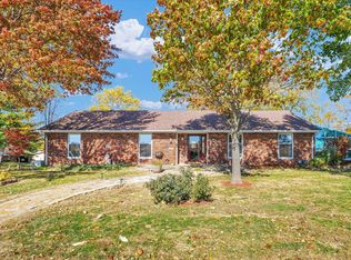 1000 Kratz Rd, Monticello, IL 61856