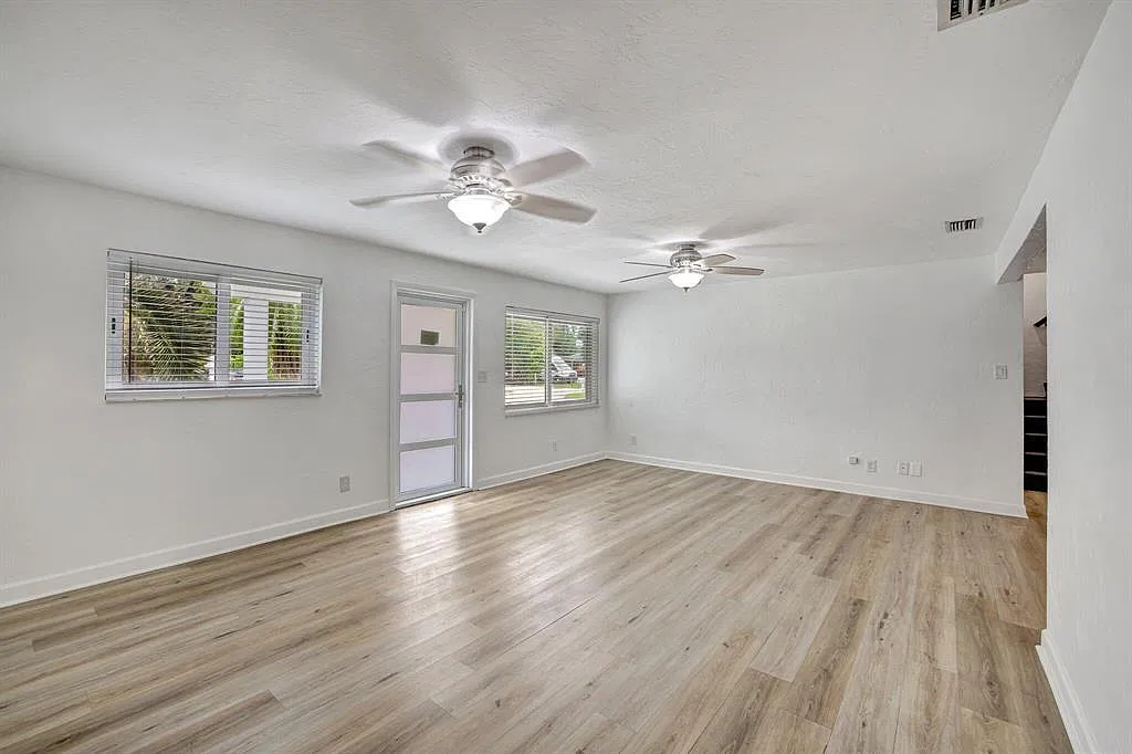 4 bed, 2.0 bath, 1932 sqft, $3,985 — Photo 2