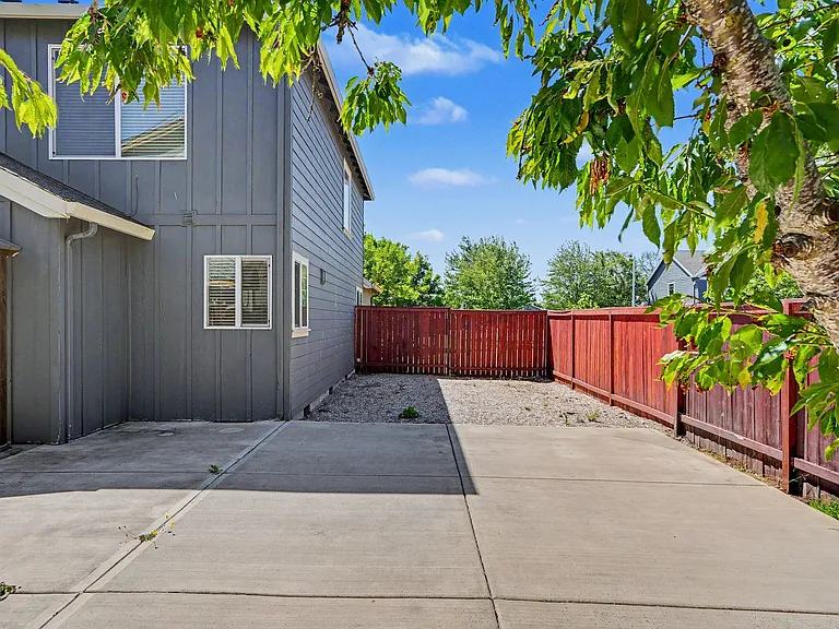 305 Casting St SE — Photo 42