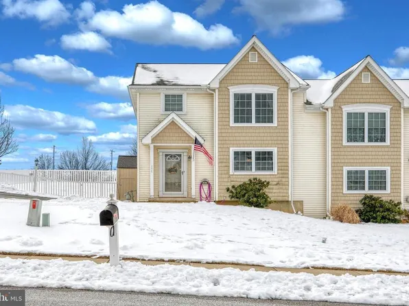 175 Cambridge Dr, Red Lion, PA 17356