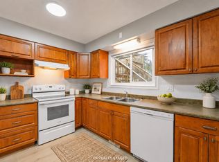 8024 Cedar St, Mission, BC V2V3N1
