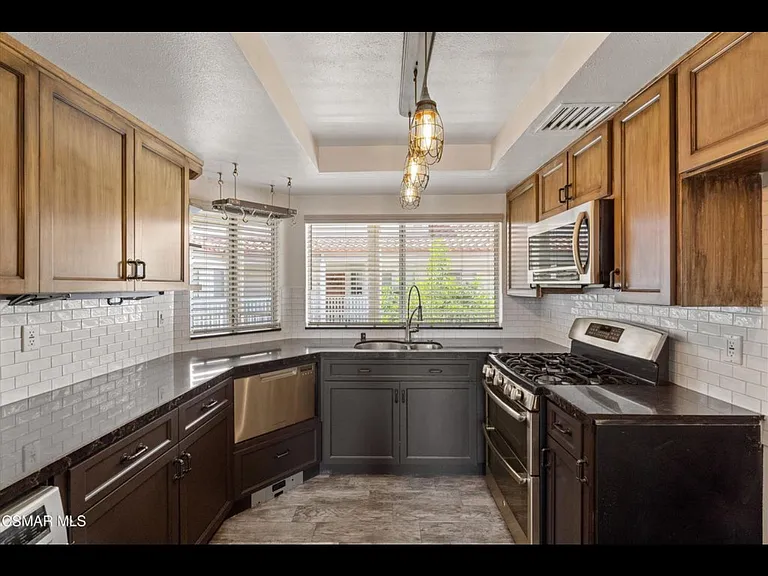 3306 Darby St #402 — Photo 6