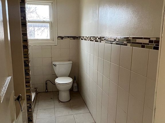 5th image of 341 W 6th St