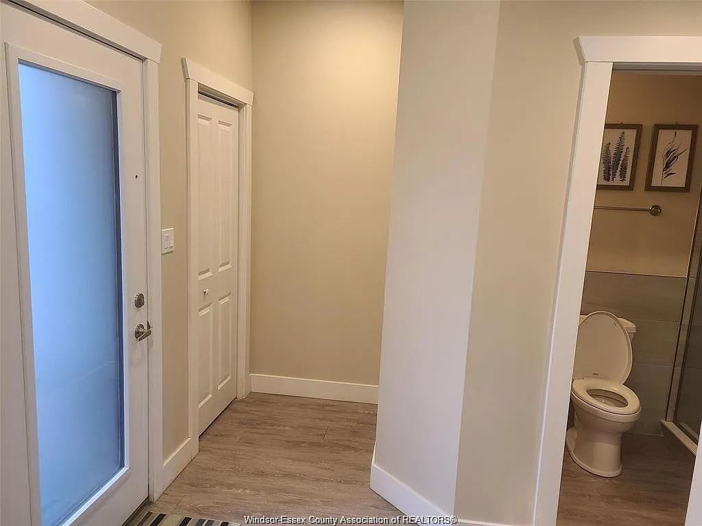 3 bed, $2,545 — Photo 3